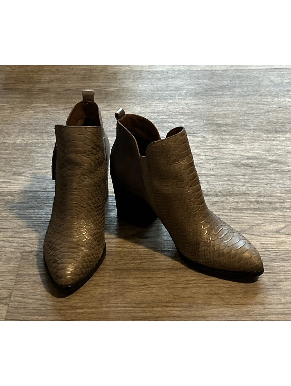 Donald J Pliner Edyn Cut Snake Metallic Distressed Gray Leather Booties Sz 9.5M